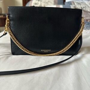 Authentic Givenchy purse 🌟